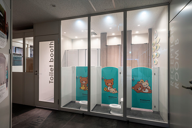 現在はリラックマデザインの幼児向けトイレブースを展示しています。