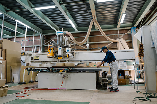 工場への直結体制により、生産ラインへの迅速な材料供給が可能で、生産効率の向上に貢献します。